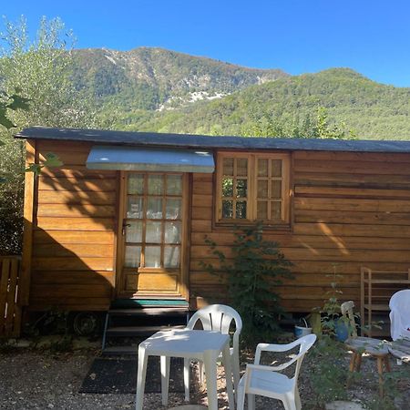 La Roulotte Chez Camille Veynes Exterior foto