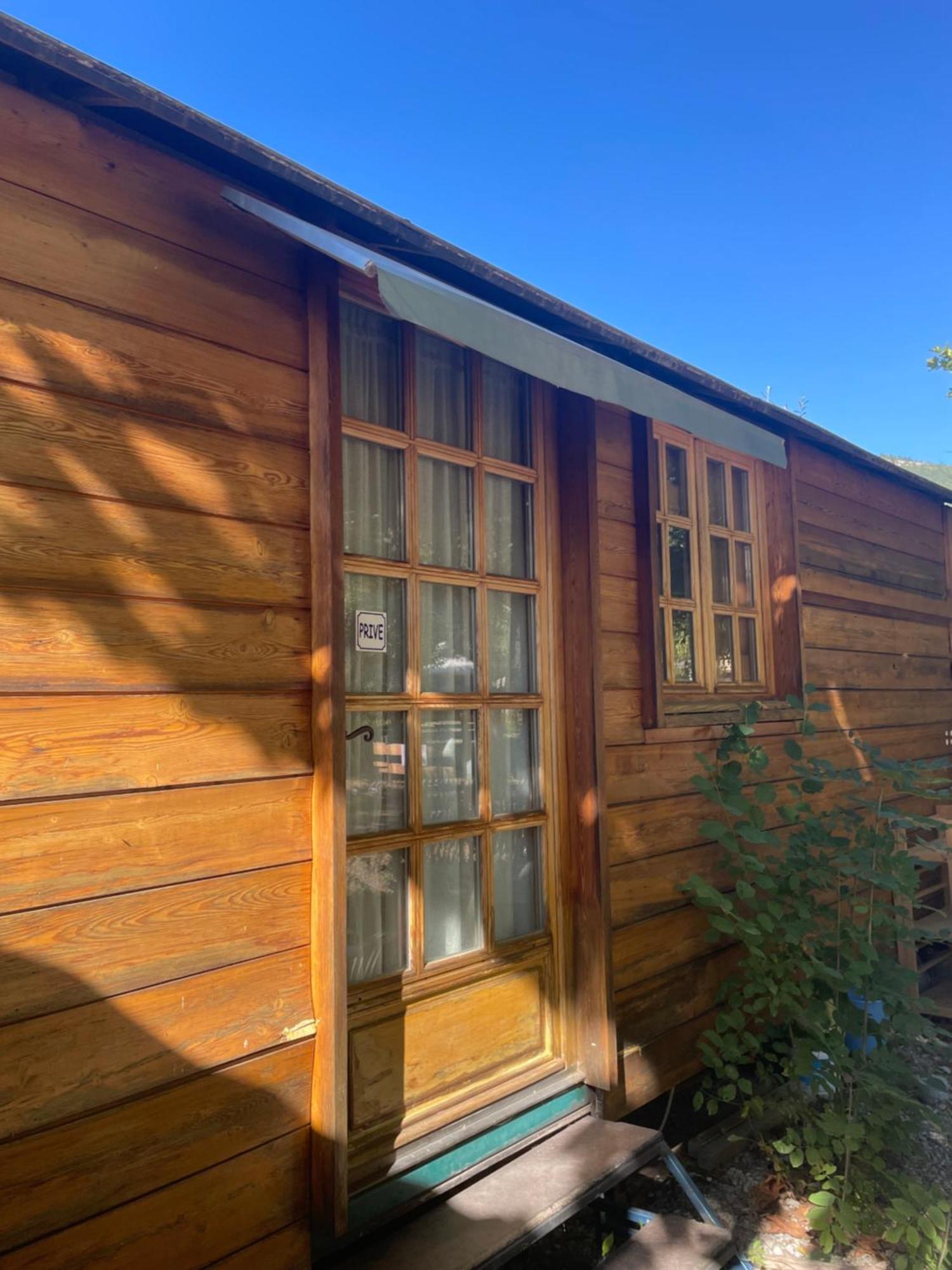 La Roulotte Chez Camille Veynes Exterior foto